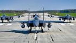 «إف-15».. مقاتلة «هزمت» الزمن والخصوم