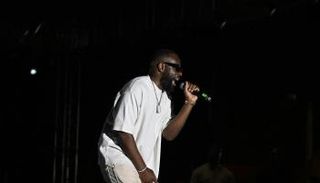 المغني Gims ينفي وجود تعاون فني مع لارا ترامب