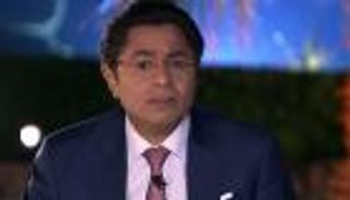 مذيع مصري يتعرض لوعكة مفاجئة على الهواء.. ويُنقل للمستشفى