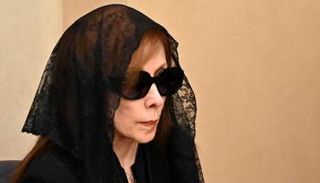 فيروز في وداع ابنها زياد 