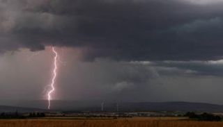 سر البرق الكوني 