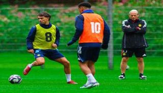 جواو فيليكس في تدريبات النصر السعودي