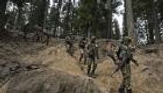 «أدانتهم» البنادق بهجوم كشمير.. الهند تقتل 3 باكستانيين 