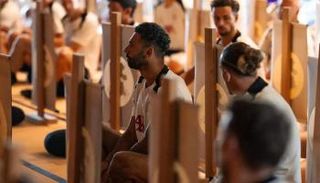 نجم ليفربول محمد صلاح داخل معبد "إيكوين" باليابان