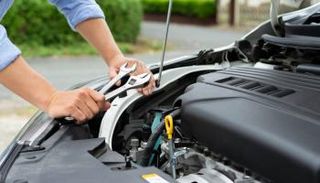 فحص السيارة - أرشيفية