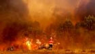 1300 إطفائي وعشرات الطائرات يكافحون 3 حرائق ضخمة في البرتغال