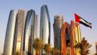 الإمارات تكسر القواعد باقتصاد متنوع.. نمو التجارة غير النفطية يتخطى المتوسط العالمي