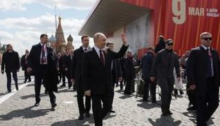 بوتين خلال استعراض يوم النصر