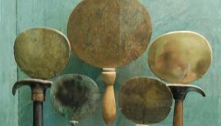 مرايا فرعونية 