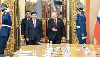 بوتين ورئيس لاوس