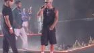 بعد المأساة.. محمد رمضان يطمئن على مصابي حادث حفله 