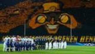 حين يسجل الجمهور الهدف.. أقوى 5 دخلات في تاريخ كرة القدم (صور)