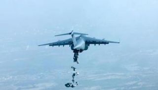 إسقاط جوي للمساعدات إلى غزة