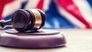 بريطاني يسمم الأطفال بـ«علكة» ممزوجة بمهدئات