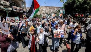 مظاهرات حاشدة في الضفة الغربية تضامنا مع غزة