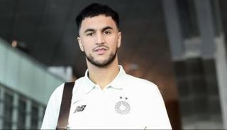 الجزائري آدم وناس