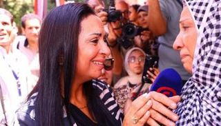 الدكتورة مايا مرسي والمواطنة التي استوقفتها