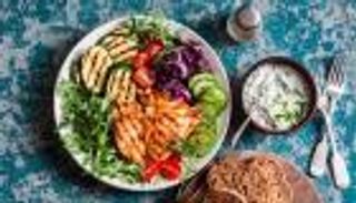 أطعمة تحارب التهابات الجسم.. إليك فوائد النظام الغذائي المتوسطي