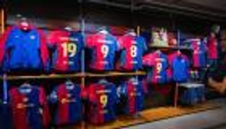 قميص برشلونة يهزم أندية الدوري الإسباني