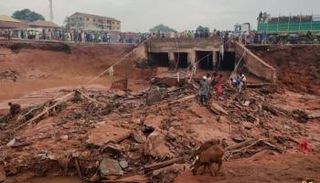 آثار فيضان في نيجيريا – أرشيفية