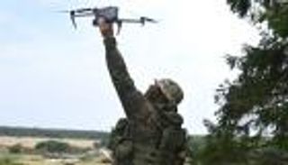 بالونات ماء وكرات التنس.. هكذا يُدرّب الغرب جنود أوكرانيا على المعارك