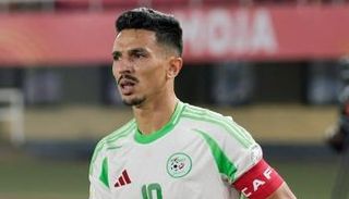 أيوب غزالة نجم منتخب الجزائر