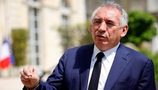 فرانسوا بايرو - رويترز