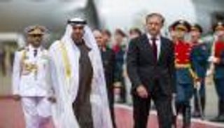 بث مباشر.. محمد بن زايد يصل إلى موسكو في زيارة رسمية 