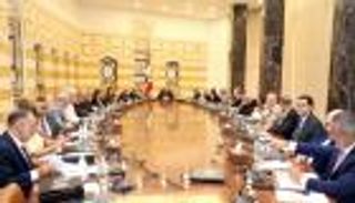 الخناق يضيق على حزب الله.. لبنان يوافق على إنهاء الوجود المسلح