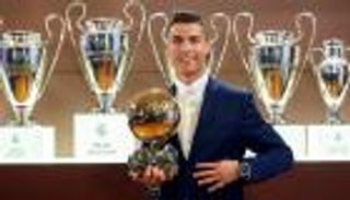 «جائزة وهمية».. رونالدو يعلق على استبعاده من سباق الكرة الذهبية