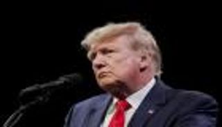 حرب الأرقام تشتعل في أمريكا.. رسومات بيانية من ترامب لإثبات قوة الاقتصاد