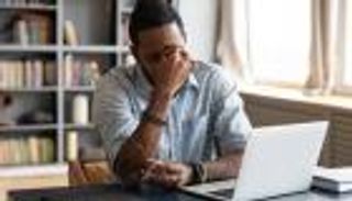 البطالة وتحديات الهجرة تظلل أفق طموح شباب العالم