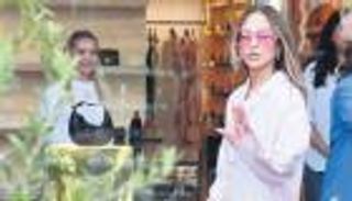 منع جينيفر لوبيز من دخول متجر شهير في إسطنبول.. كيف ردت؟