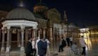 الأوقاف السورية توضح ملابسات دخول سيارة إلى باحة الجامع الأموي