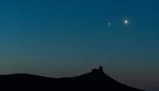 اقتران الزهرة والمشتري في 12 أغسطس