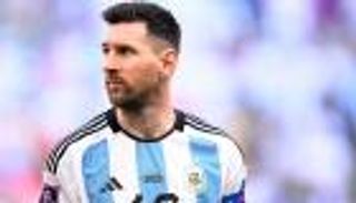 كيف يحافظ ميسي على لياقته البدنية في سن الـ38 عاماً؟