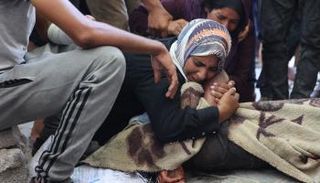 رد فعل امرأة فلسطينية على مقتل أحد أقربائها