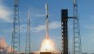 «سبيس إكس» تحتفل بالمهمة 100 بإطلاق أقمار كويبر عبر «فالكون 9»