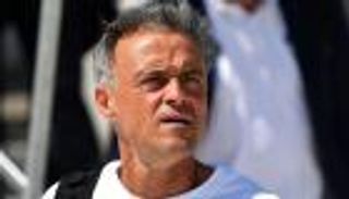 السوبر الأوروبي.. قصة تحول إنريكي من توتنهام إلى باريس سان جيرمان