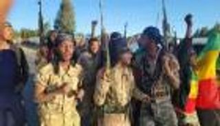 «الفانو» تستجيب لنداءات السلام بإثيوبيا.. 3100 مسلح يلقون أسلحتهم