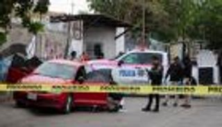 بعد ضغط الرئيس الأمريكي.. المكسيك تسلم 26 متهما بجرائم مخدرات