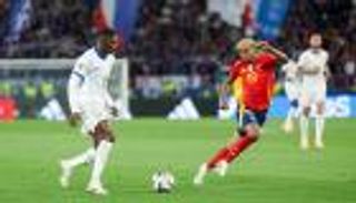 الكرة الذهبية 2025 بين يامال وديمبيلي.. قصة 11 تتويجاً للفرنسيين والإسبان