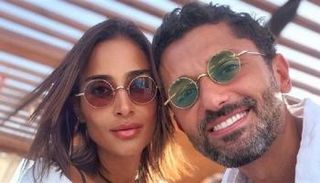 كريم محمود عبدالعزيز وزوجته