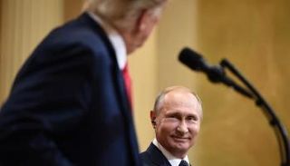 بوتين وترامب في مؤتمر صحفي مشترك شابق
