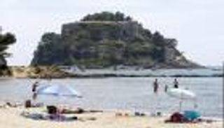 مقر ماكرون الصيفي.. «حرّ الدبلوماسية» يُخمد «نسائم الريفييرا»