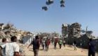 الإمارات تنفذ الإنزال الجوي للمساعدات الـ72 في قطاع غزة