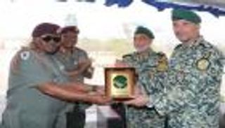  غضب في القصر الرئاسي بجنوب أفريقيا من زيارة قائد الجيش لإيران