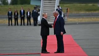 ترامب خلال استقبال بوتين