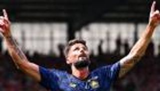 تدرب في «الجراج».. 11 دقيقة تكفي جيرو للتسجيل بالدوري الفرنسي