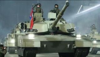 الدبابة تشونما-2 خلال عرض عسكري